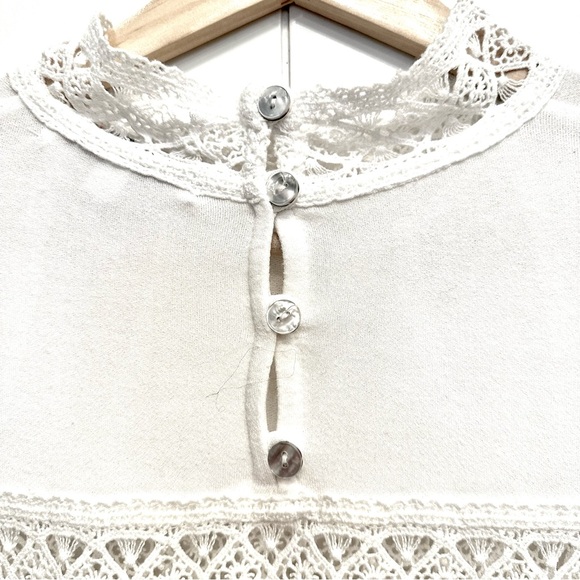 ANTHROPOLOGIE Eri + Ali Crochet Bell Sleeve Peplum Ruffle Swing Top — M - Picture 5 of 7